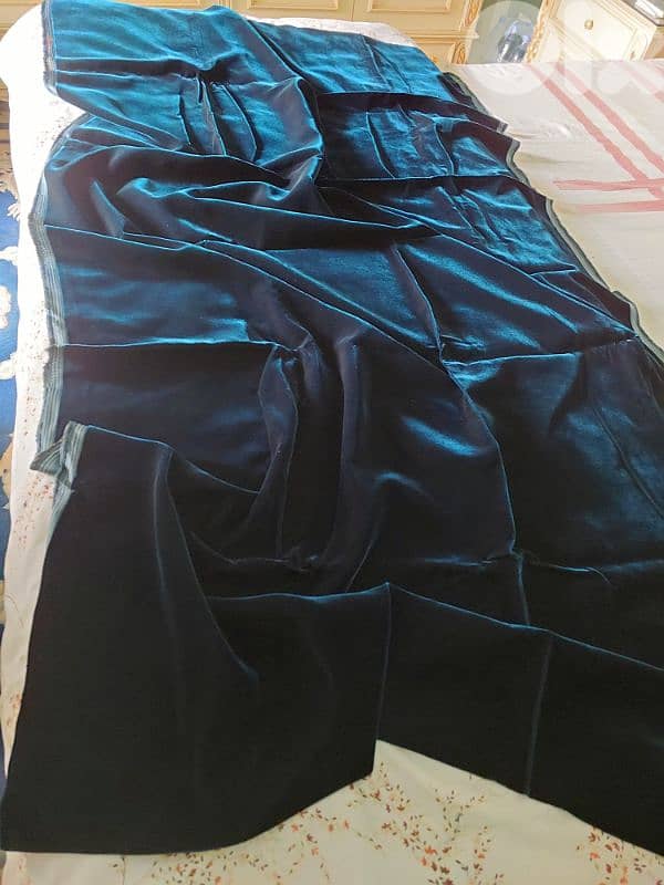 Dark Green Velvet - قماش مخمل اخضر 0