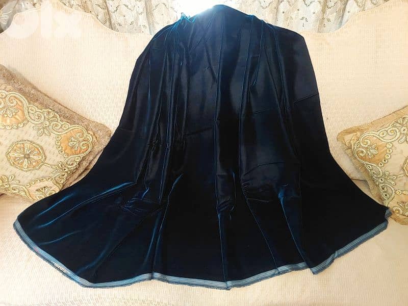 Dark Green Velvet - قماش مخمل اخضر 4