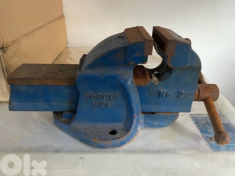 big old English malzameh with German stand 0