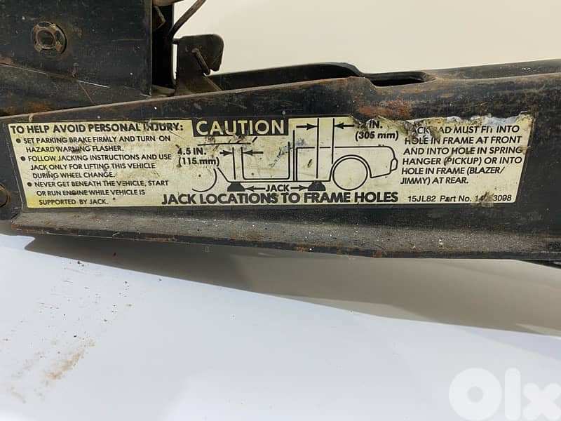 old jack lifter for big jeeps and trucks 0