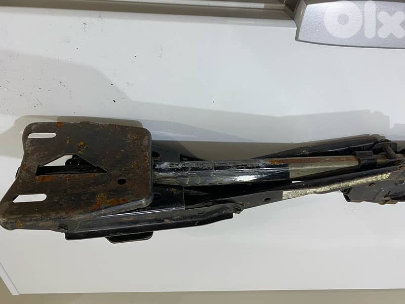 old jack lifter for big jeeps and trucks 5