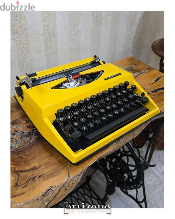 Adler tippa typewriter dactylo 1