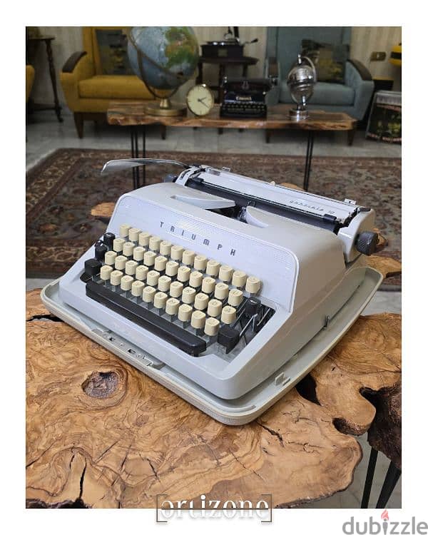 Triumph gabriele 10 typewriter dactylo 1