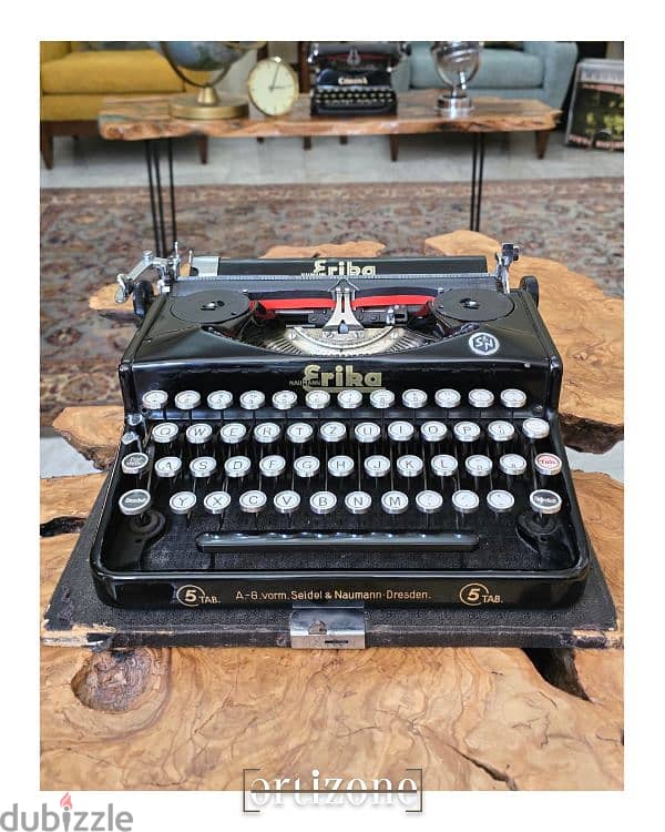 Erica typewriter dactylo 1