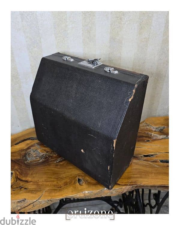 Erica typewriter dactylo 6