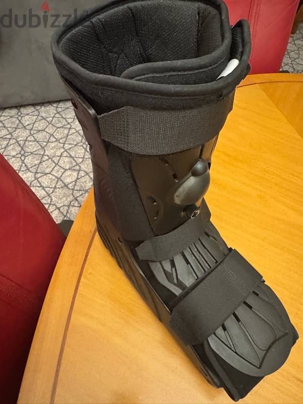 MEDICAL BOOT 1