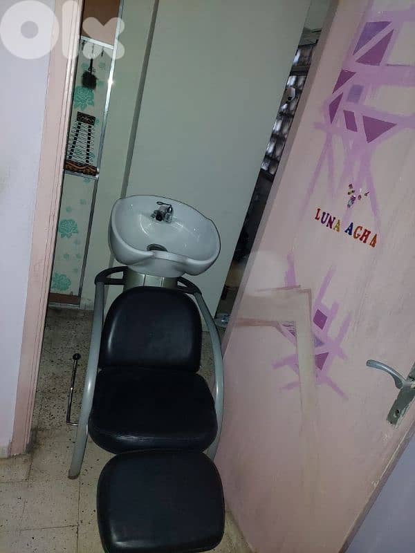 beauty parlour صالون نسائي للبيع 1