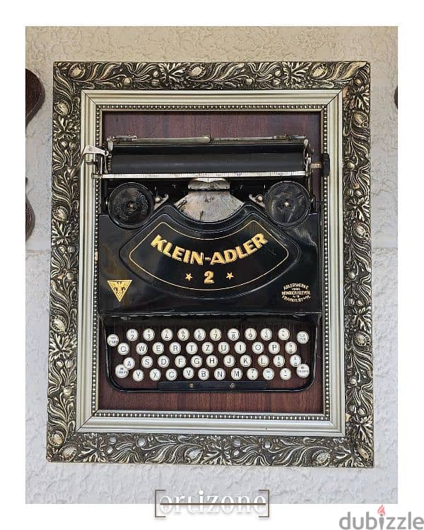 Vintage Framed Typewriter / Dactylo 1