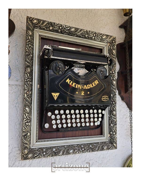 Vintage Framed Typewriter / Dactylo 6
