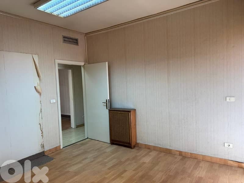 220 Sqm | Office For Rent In Achrafieh مكتب للاجار في الاشرفية 0
