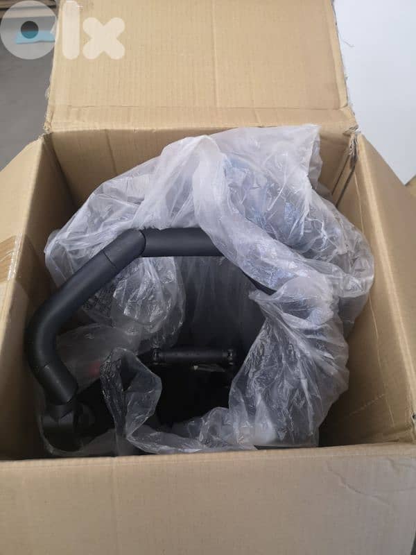 Bebeconfort stroller, car seat and 2 bases 10