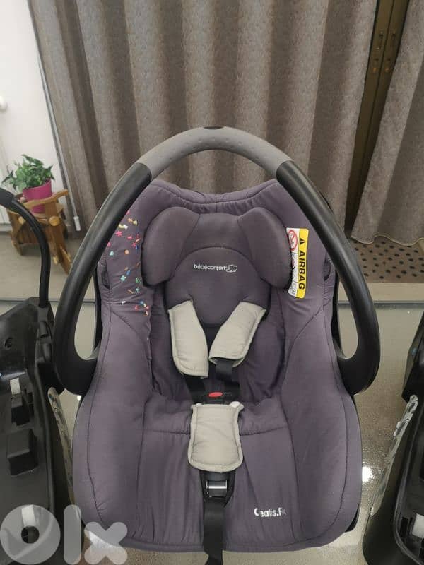 Bebeconfort stroller, car seat and 2 bases 2