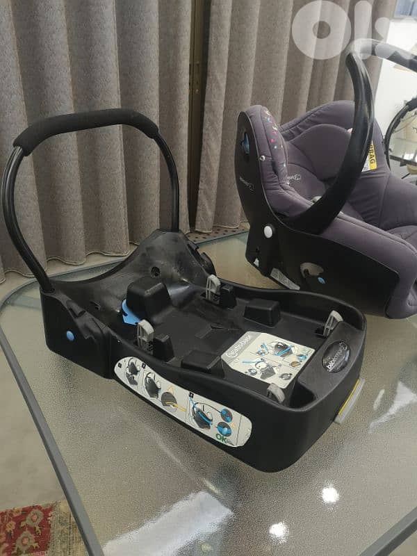 Bebeconfort stroller, car seat and 2 bases 3