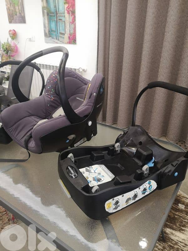 Bebeconfort stroller, car seat and 2 bases 4