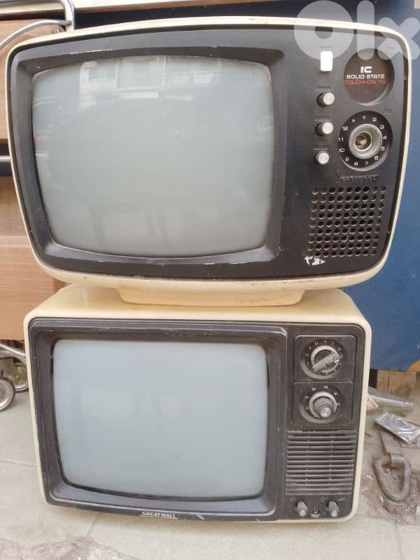 VINTAGE  TELEVISION 0