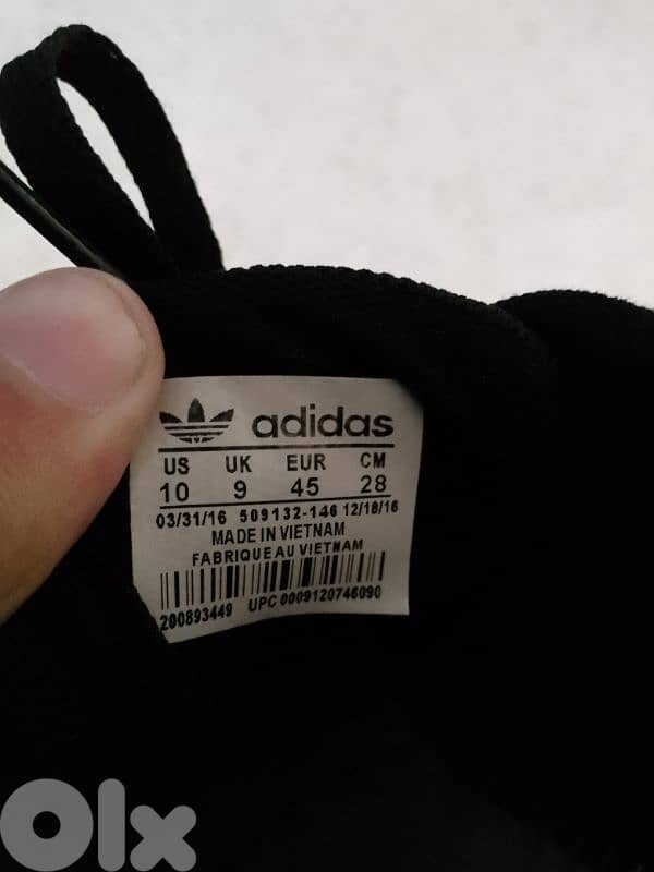 أسبدرين رجالي للبيع ماركة Adidas مستعمل نضيف قياس 45 السعر 5$ 8