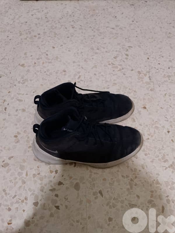أسبدرين رجالي للبيع ماركة Nike مستعمل نضيف قياس 45 السعر 15$ 0