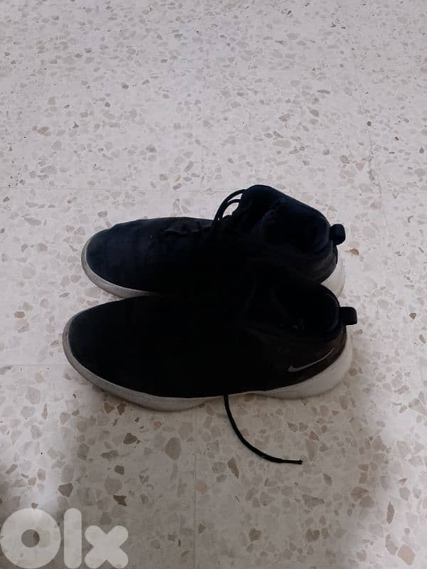 أسبدرين رجالي للبيع ماركة Nike مستعمل نضيف قياس 45 السعر 15$ 5