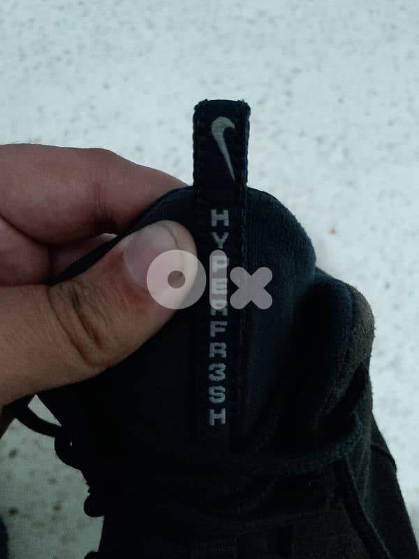 أسبدرين رجالي للبيع ماركة Nike مستعمل نضيف قياس 45 السعر 15$ 9