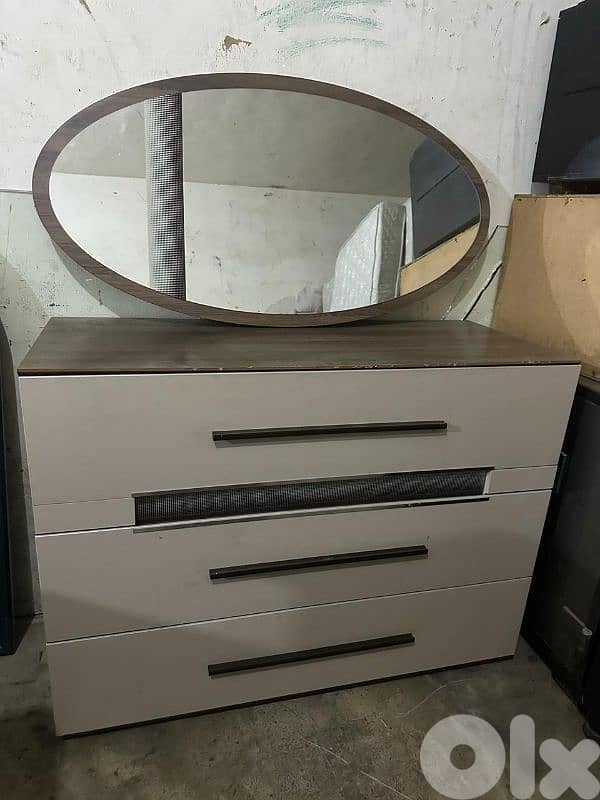 شفنيرة مع مرايا شغل istikbal تركية كتير مرتبة 0