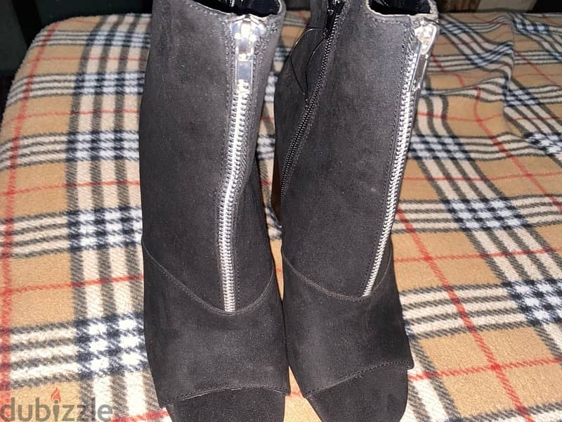 بوطين كعب مفتوح 2