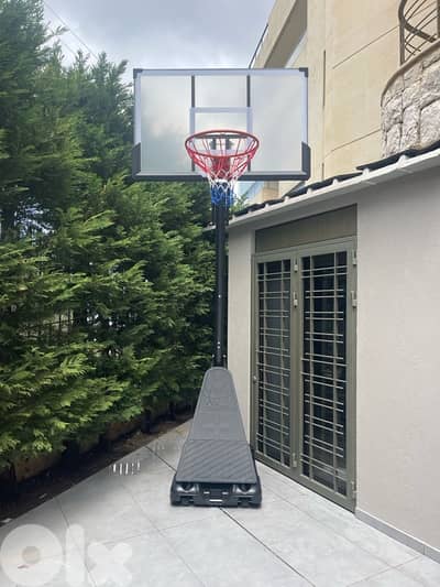Basketball Hoop adjustable 2.45m - 3.05m board 140cmx80cm