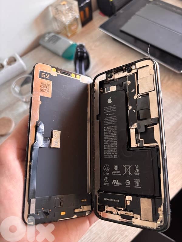iphone X 128gb needs work 2