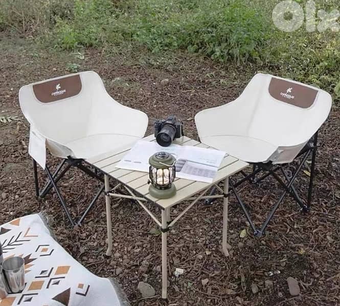 camping set chairs and table 1