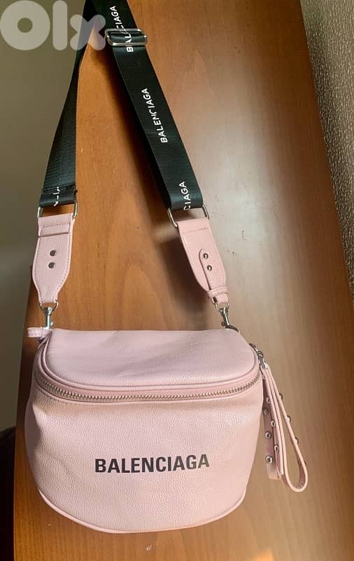 Balenciaga baby Pink leather crossbag 2