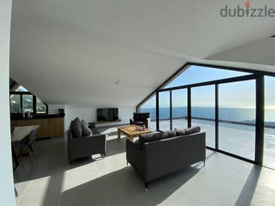 Deluxe Rooftop Apartment For Rent