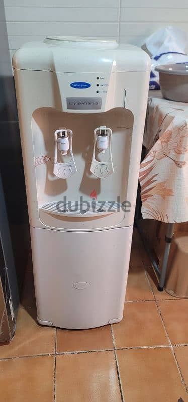 Used dispenser براد مياه مستعمل 0