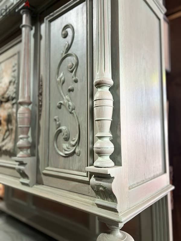 vintage cupboard 3