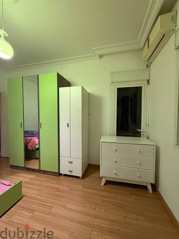 full used bedroom 0