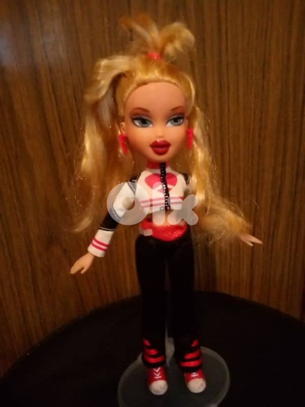 BRATZ CLOE STEP OUT5th Anniversary MGA 05 Great doll Crazzy hair style 0