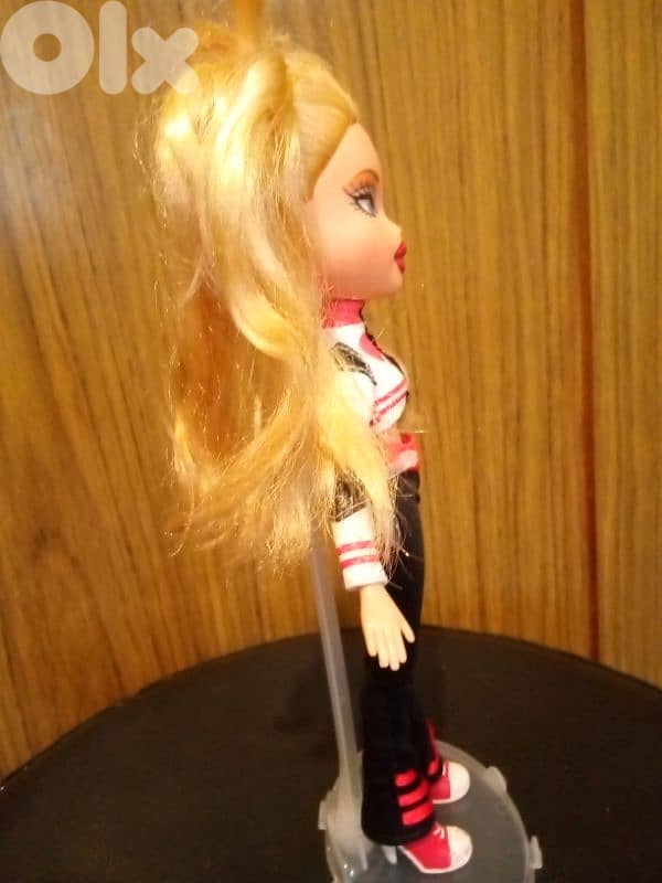 BRATZ CLOE STEP OUT5th Anniversary MGA 05 Great doll Crazzy hair style 2