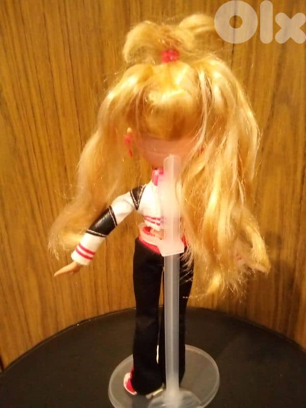 BRATZ CLOE STEP OUT5th Anniversary MGA 05 Great doll Crazzy hair style 3