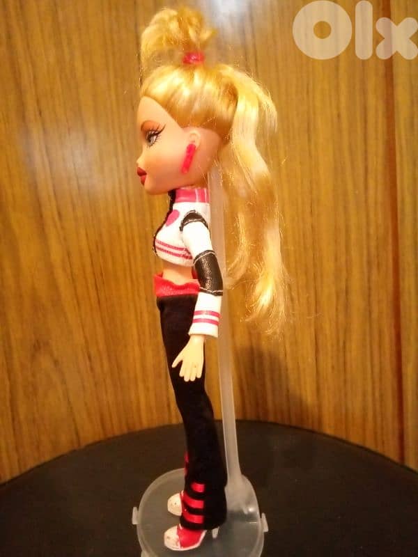 BRATZ CLOE STEP OUT5th Anniversary MGA 05 Great doll Crazzy hair style 4