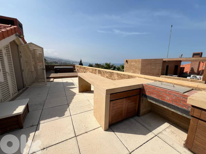 L03172-Exclusive: Fully-Decorated Apartment with Roof/Terrace For Sale 6