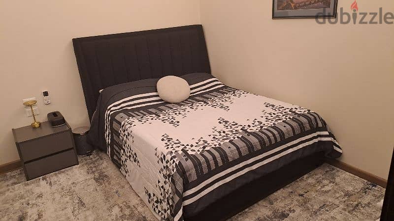 Modern Bedroom | Excellent Condition 4