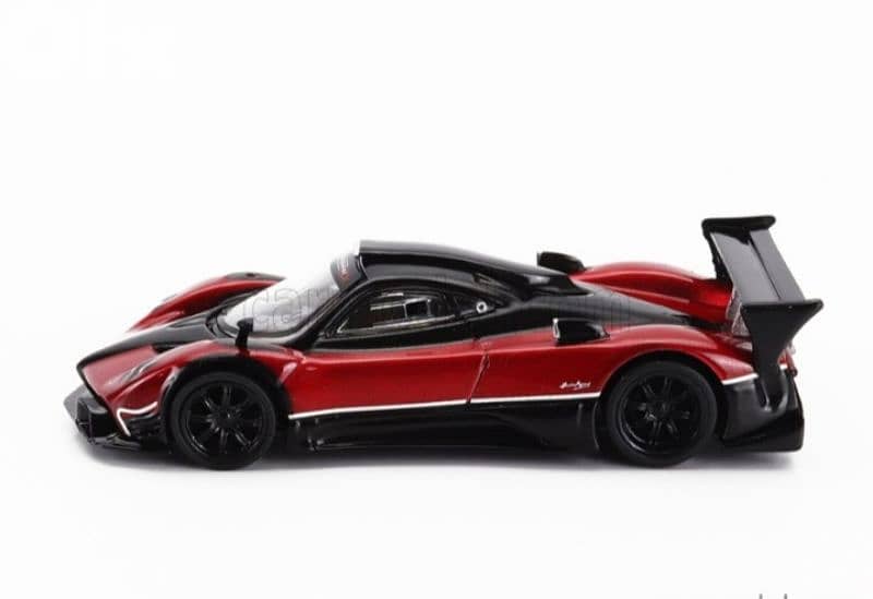 Pagani Zonda R 2009 diecast car model 1;64. 1