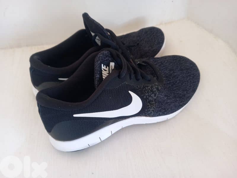 authnike size 38.5 0