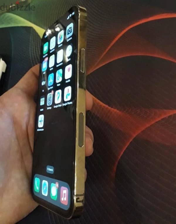 Iphone 12 Pro 256gb like new 0 scratch + 3 covers+charge 280$ 5