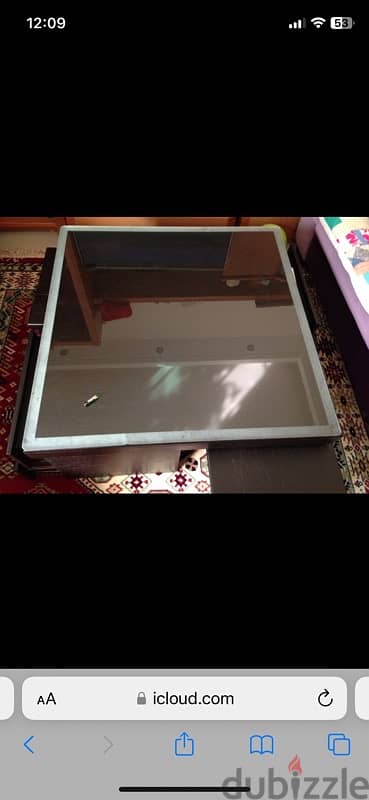Table for Salon 0