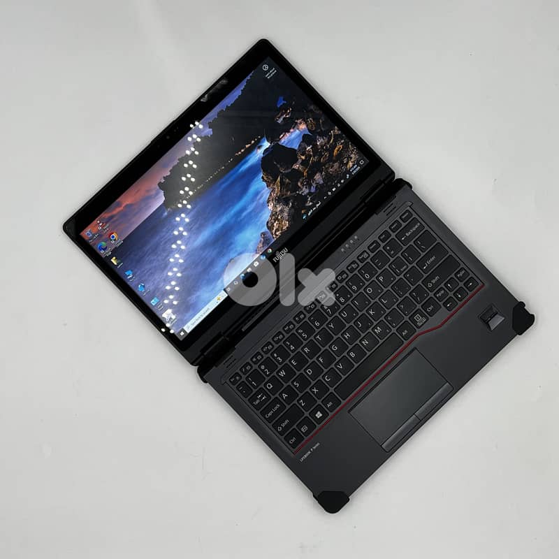 5235-Used Laptop Fujitsu LifeBook P727 1
