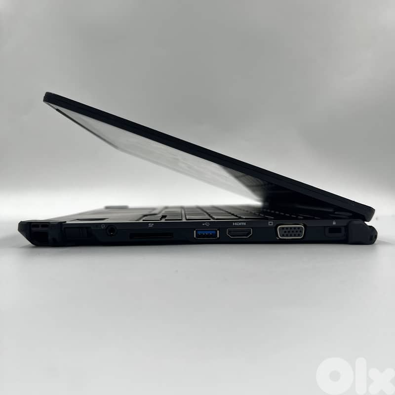 5235-Used Laptop Fujitsu LifeBook P727 11