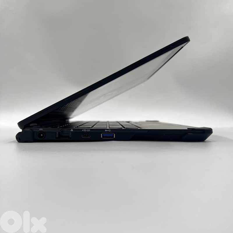 5235-Used Laptop Fujitsu LifeBook P727 14