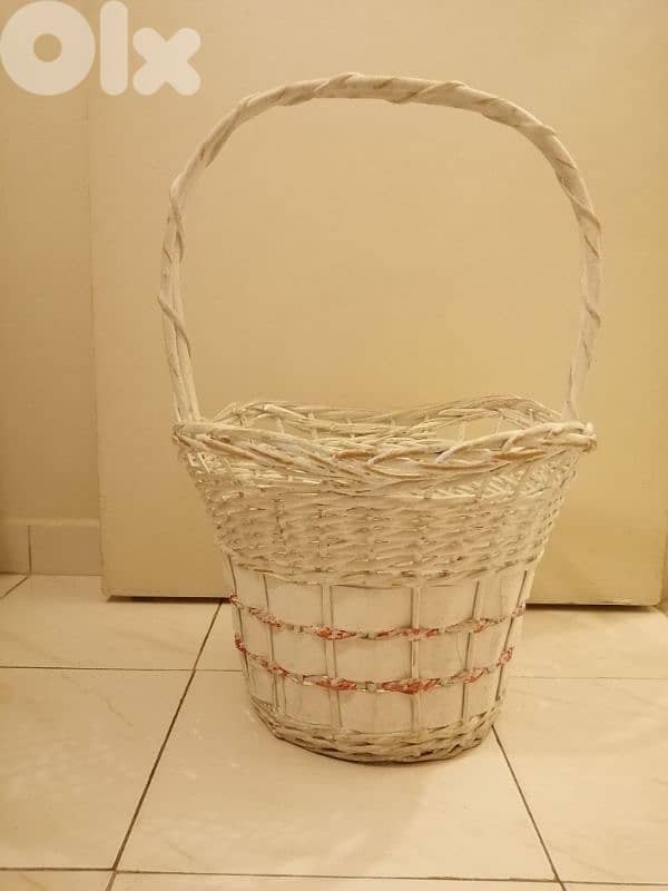 Big white wooden basket 1