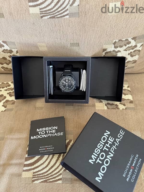 MISSION TO THE MOONPHASE  BIOCERAMIC MOON OMEGA SWATCH COLLECTION 1