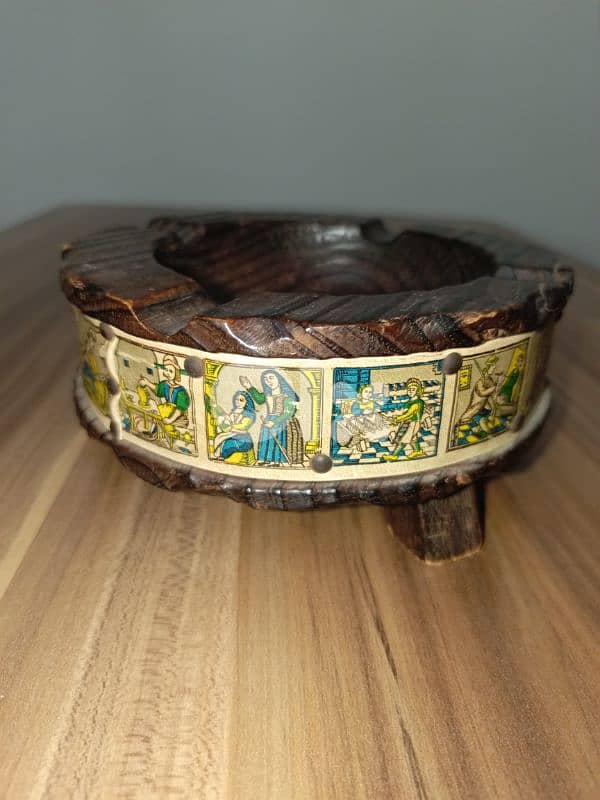 Vintage Hand Carved Wood Ashtray 1
