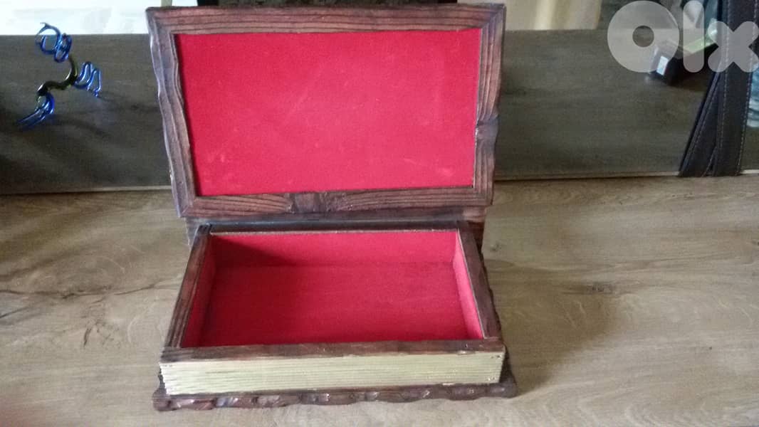 Dark Brown Wooden Cigar Box 1